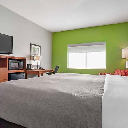 Quality Inn & Suites Birmingham - Highway 280 Buitenkant foto