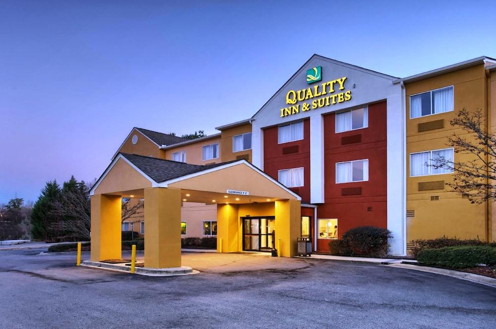 Quality Inn & Suites Birmingham - Highway 280 Buitenkant foto