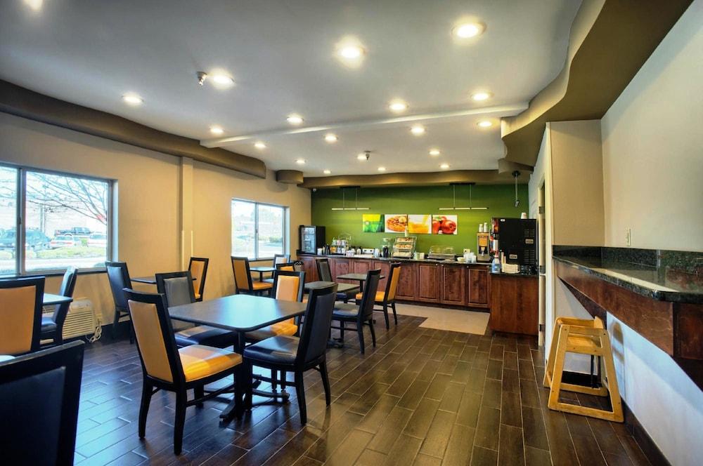 Quality Inn & Suites Birmingham - Highway 280 Buitenkant foto
