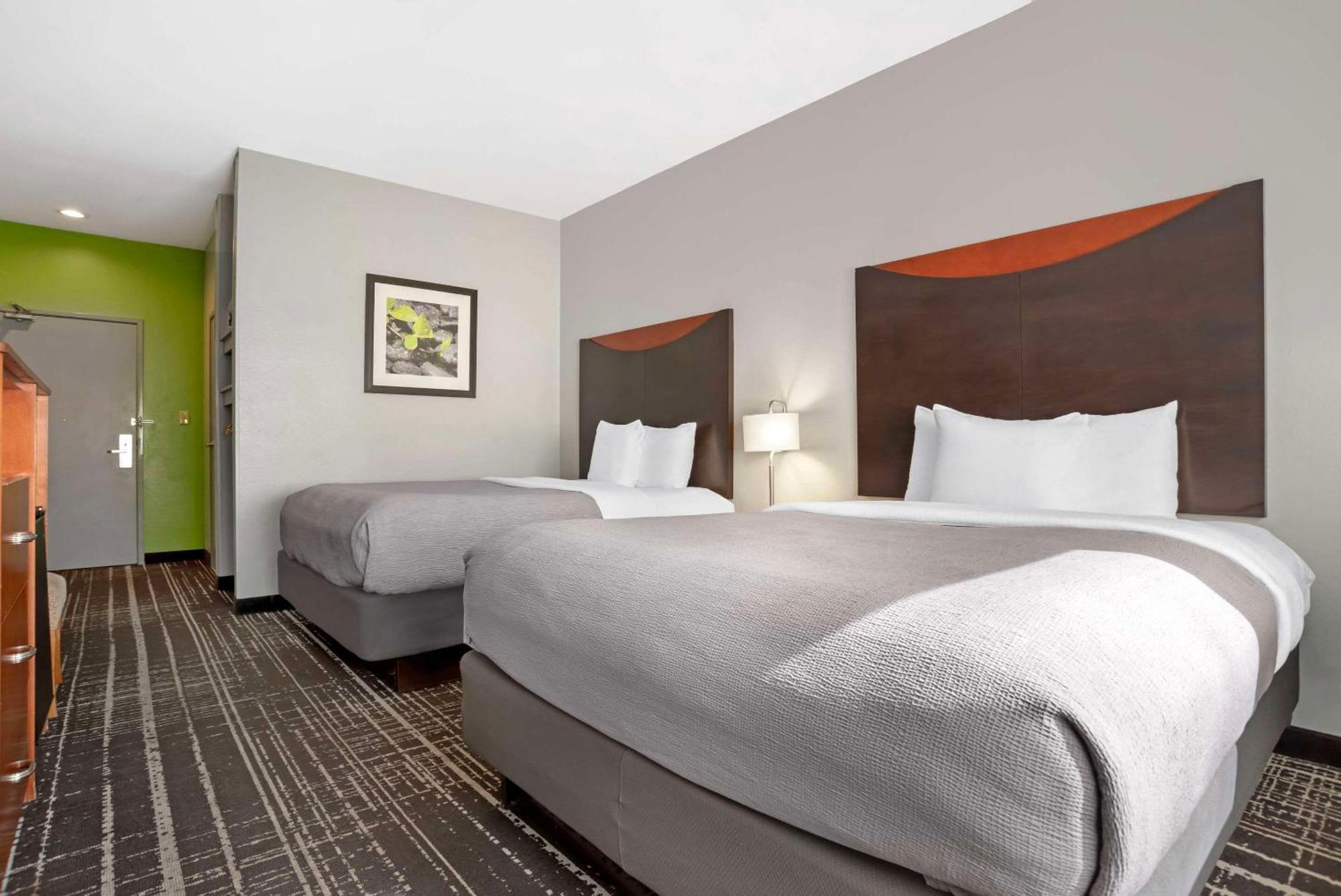 Quality Inn & Suites Birmingham - Highway 280 Buitenkant foto
