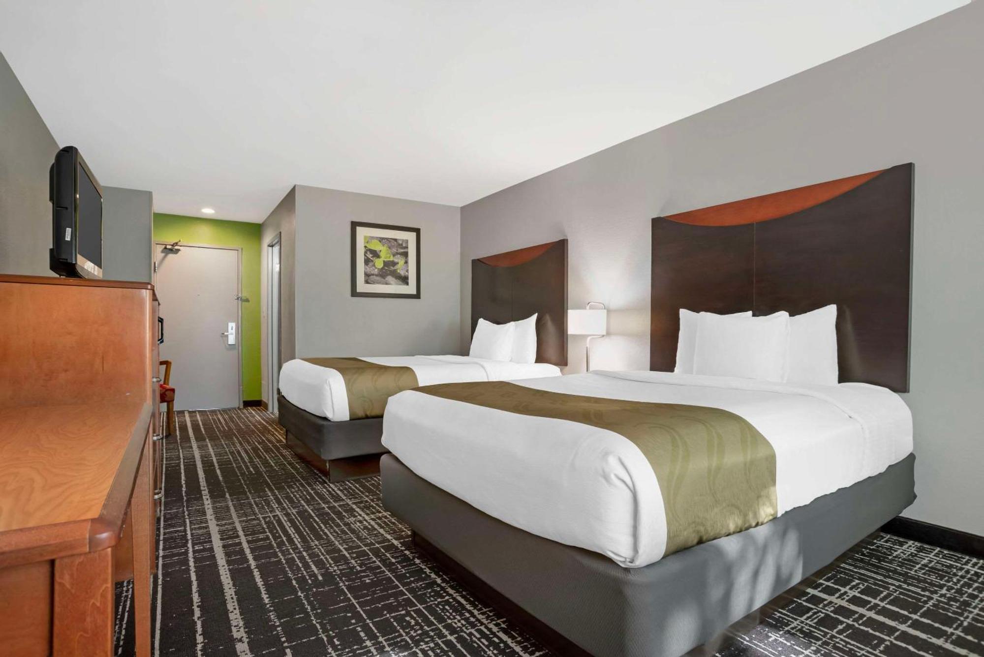 Quality Inn & Suites Birmingham - Highway 280 Buitenkant foto