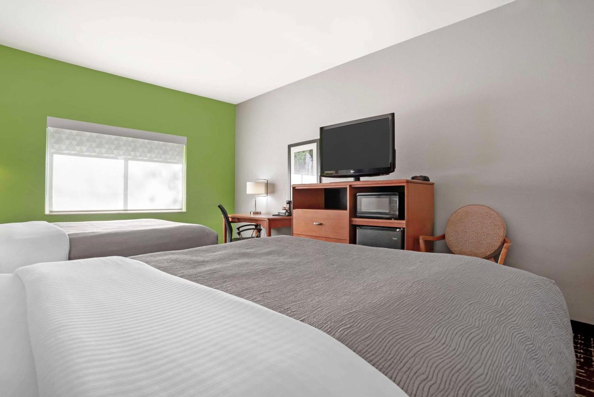 Quality Inn & Suites Birmingham - Highway 280 Buitenkant foto