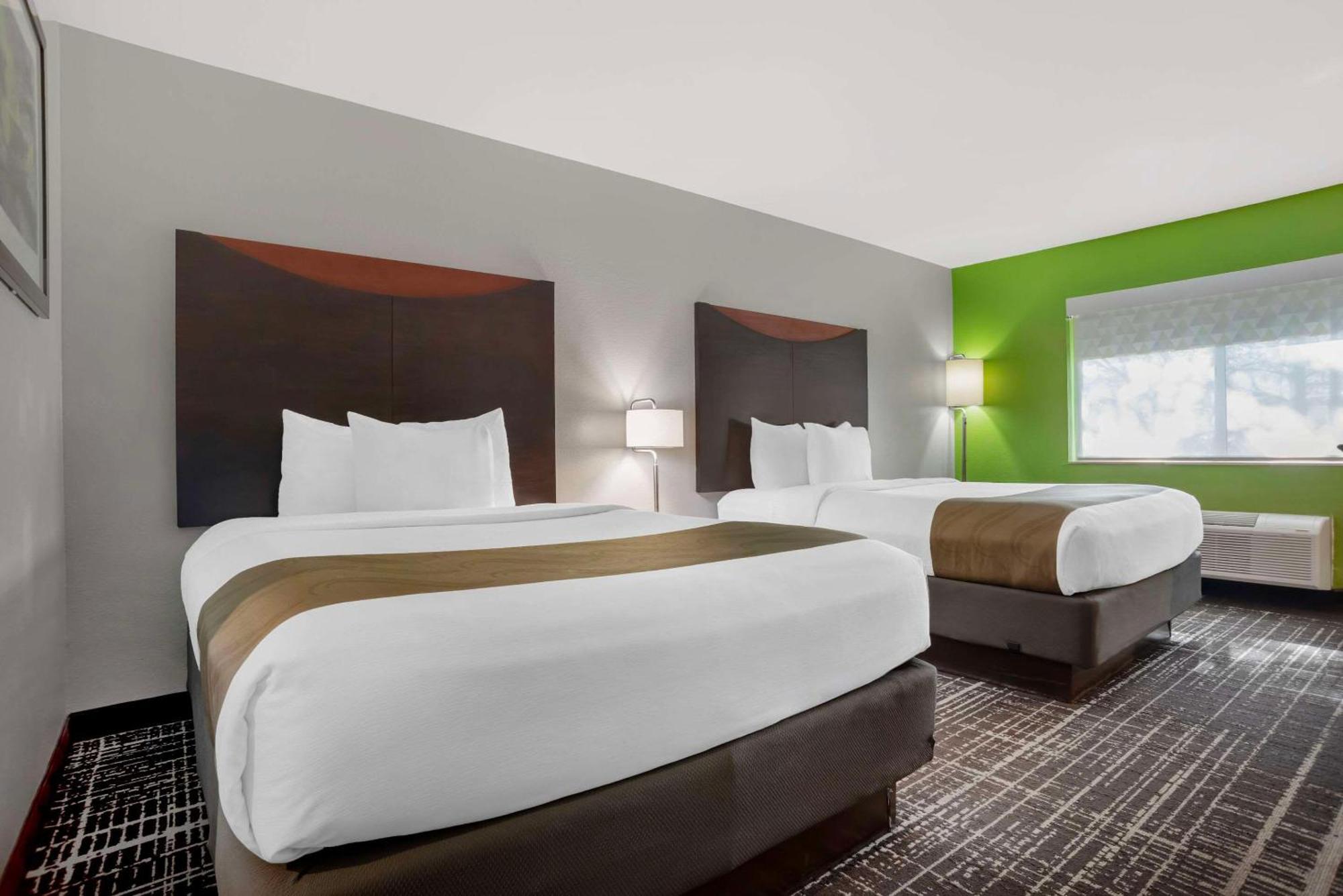 Quality Inn & Suites Birmingham - Highway 280 Buitenkant foto