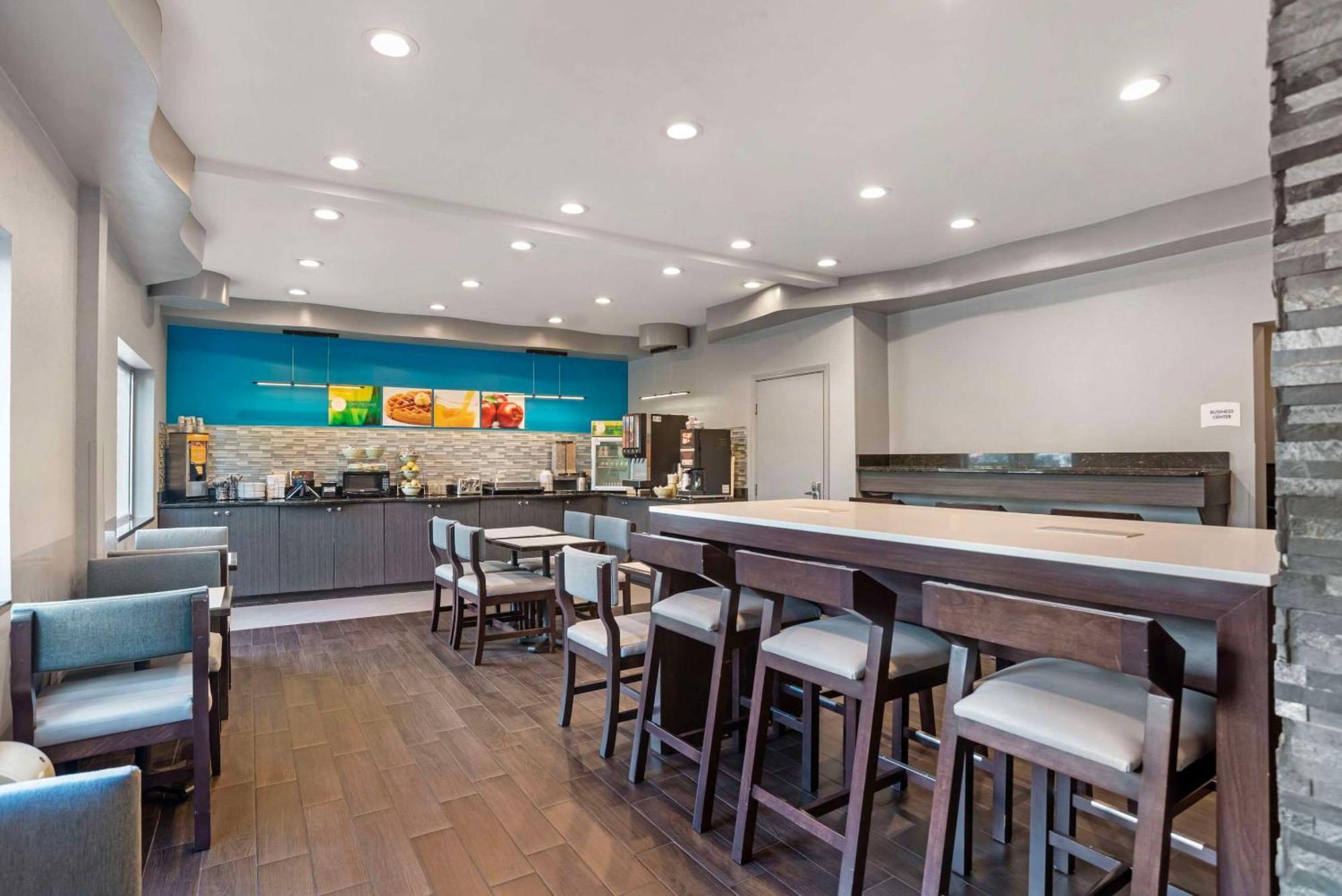 Quality Inn & Suites Birmingham - Highway 280 Buitenkant foto