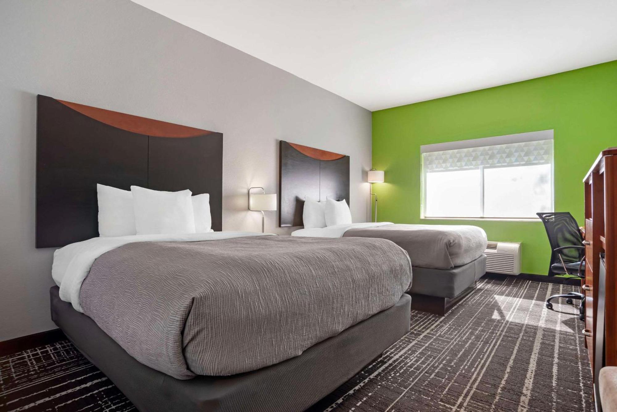 Quality Inn & Suites Birmingham - Highway 280 Buitenkant foto
