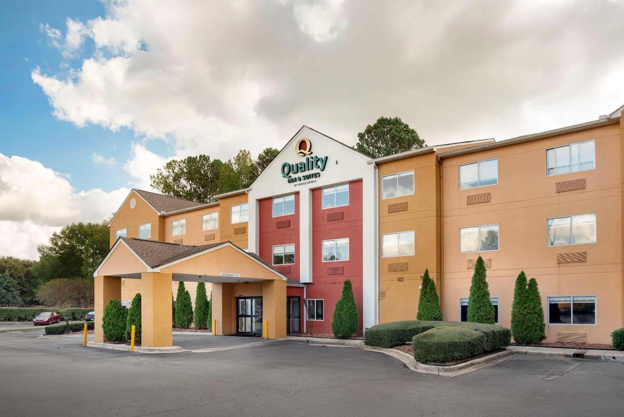 Quality Inn & Suites Birmingham - Highway 280 Buitenkant foto