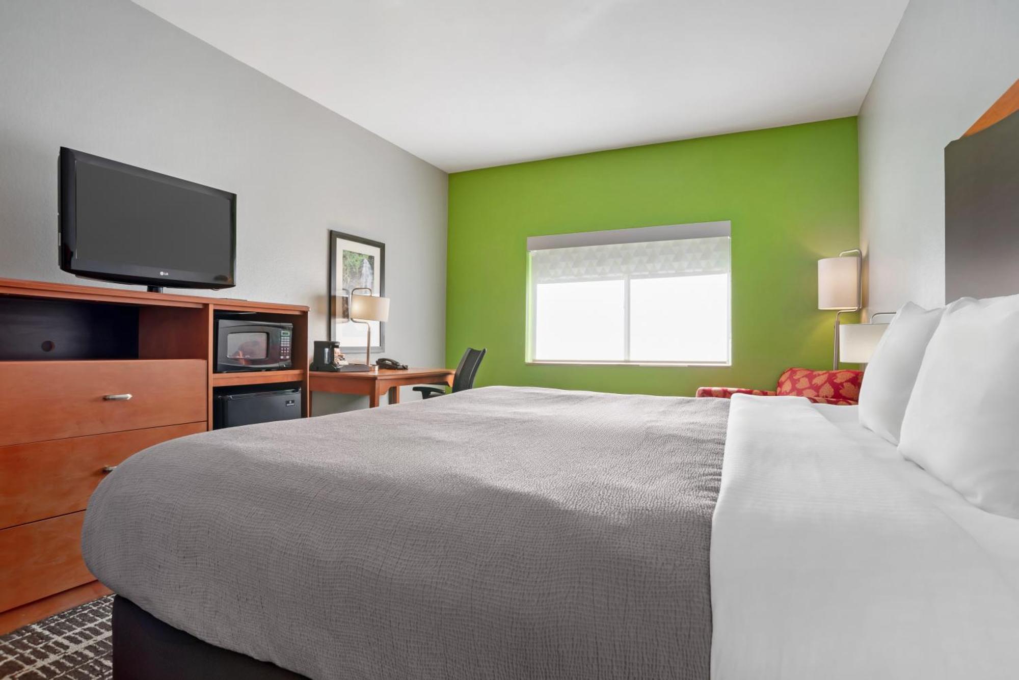 Quality Inn & Suites Birmingham - Highway 280 Buitenkant foto