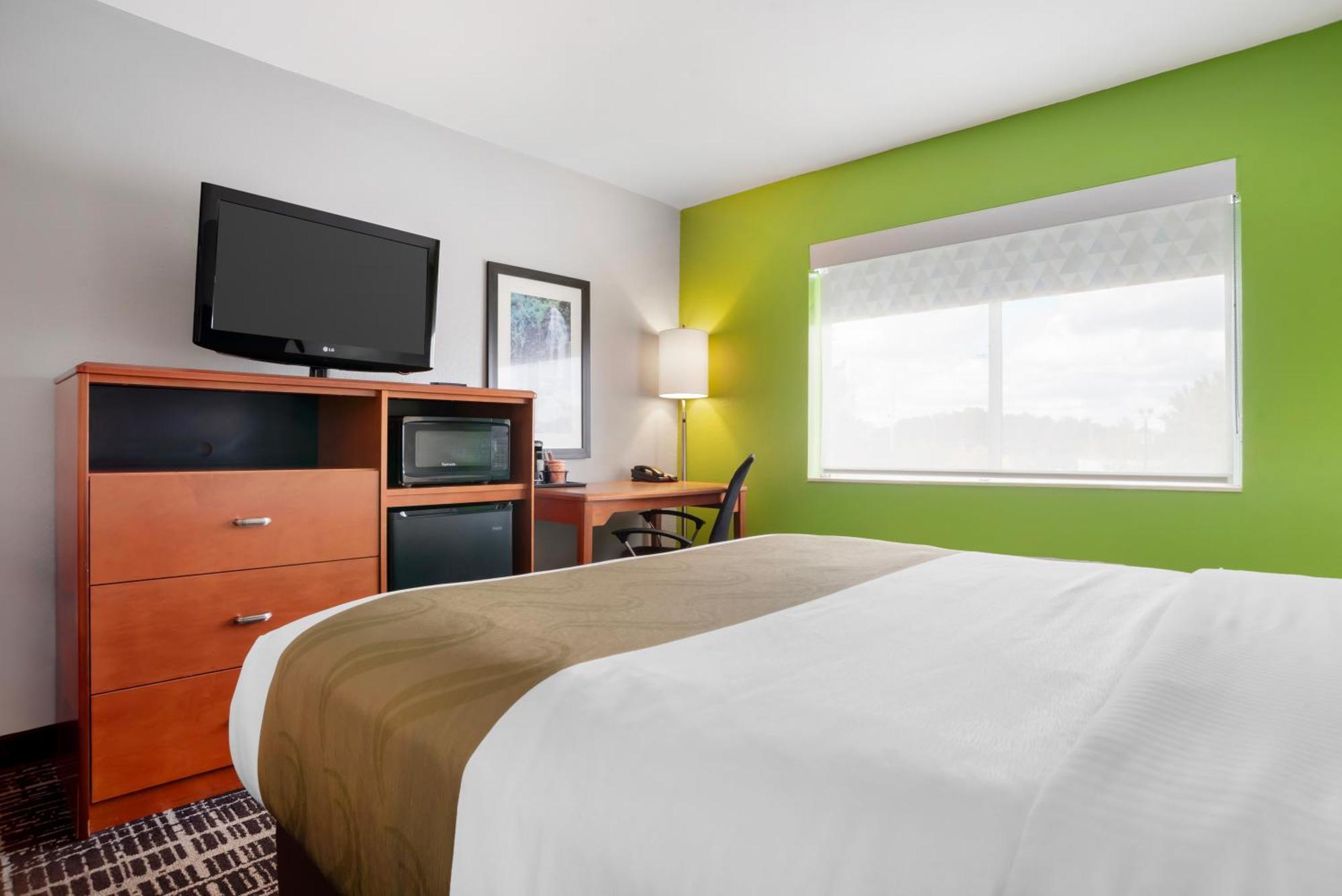 Quality Inn & Suites Birmingham - Highway 280 Buitenkant foto
