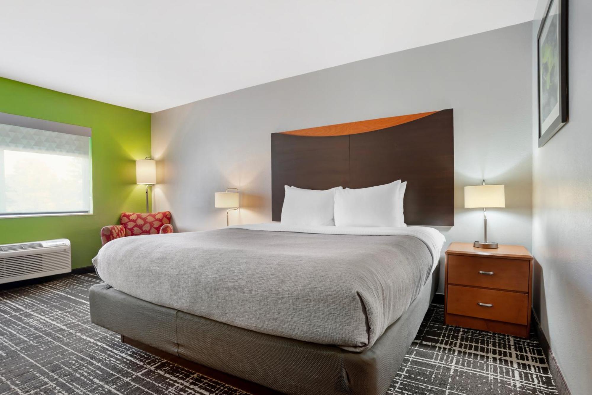 Quality Inn & Suites Birmingham - Highway 280 Buitenkant foto