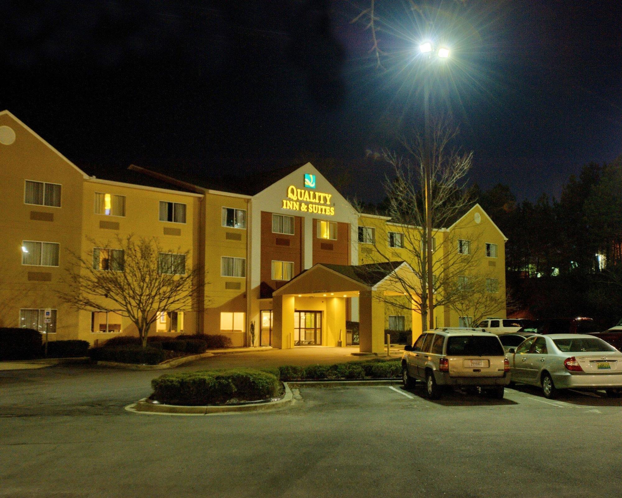 Quality Inn & Suites Birmingham - Highway 280 Buitenkant foto