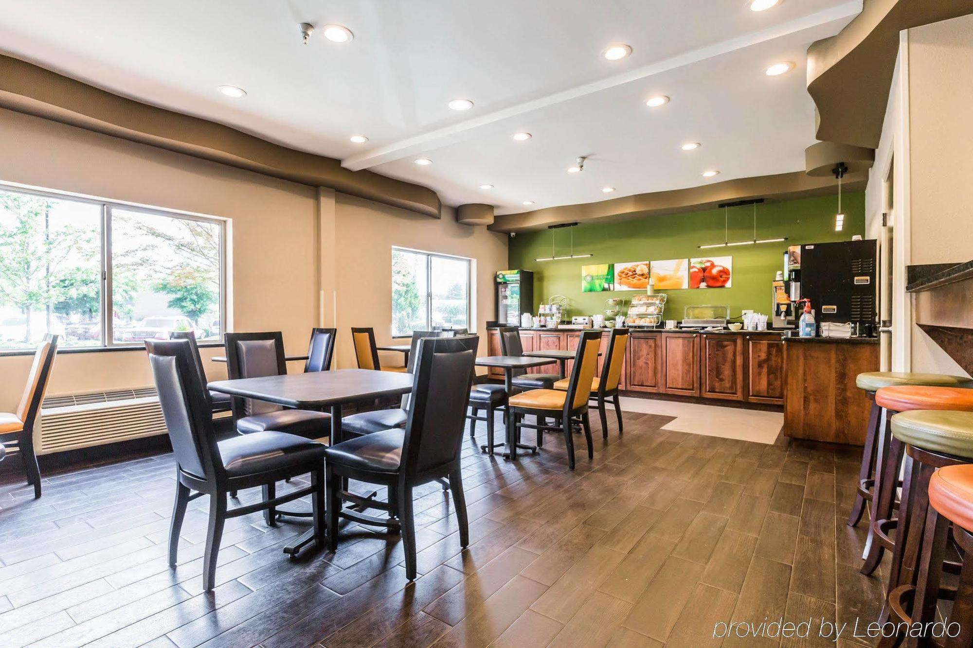 Quality Inn & Suites Birmingham - Highway 280 Buitenkant foto